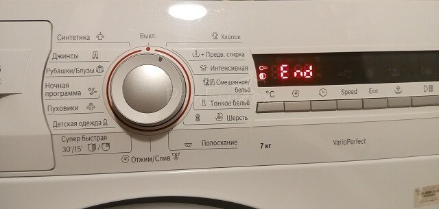Что делать, если стиральная машина заблокировала люк?